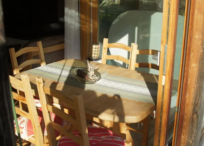 Alojamento de Acomodação e Pequeno-almoço Beat & Ursula's Jenaz