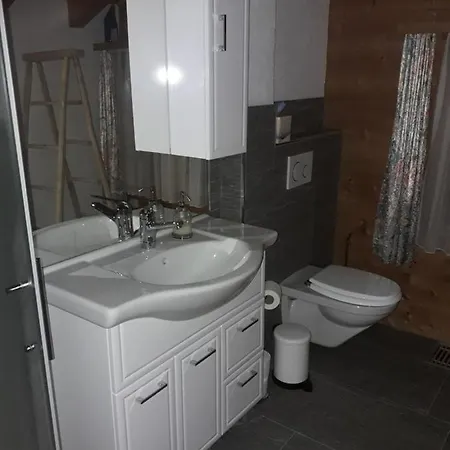 Beat & Ursula's לינה וארוחת בוקר *