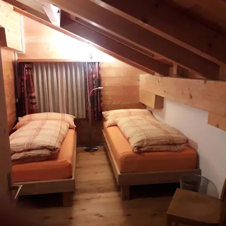 Beat & Ursula's לינה וארוחת בוקר *